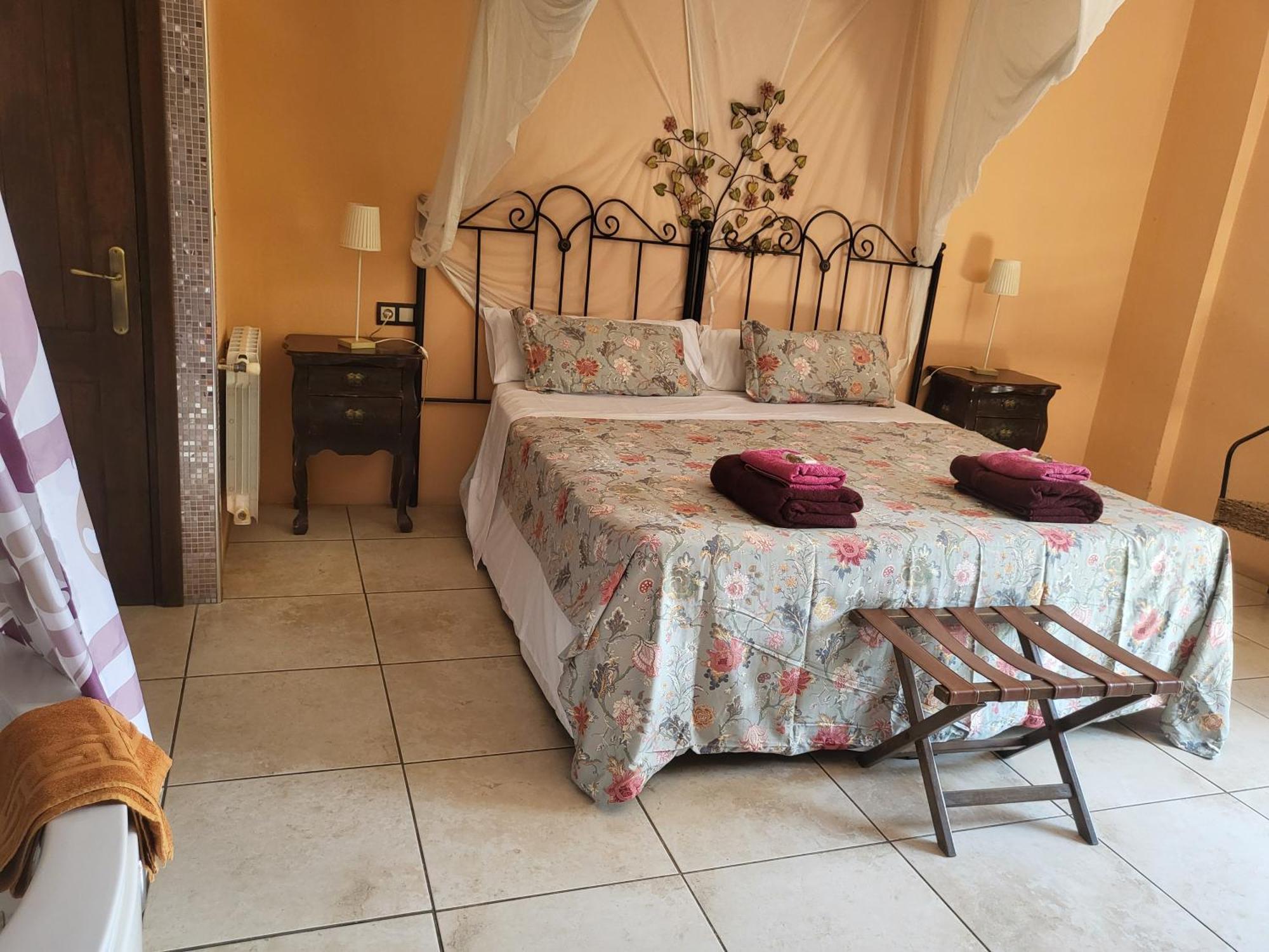 Hotel Pasteral Riu Ter La Cellera de Ter Esterno foto