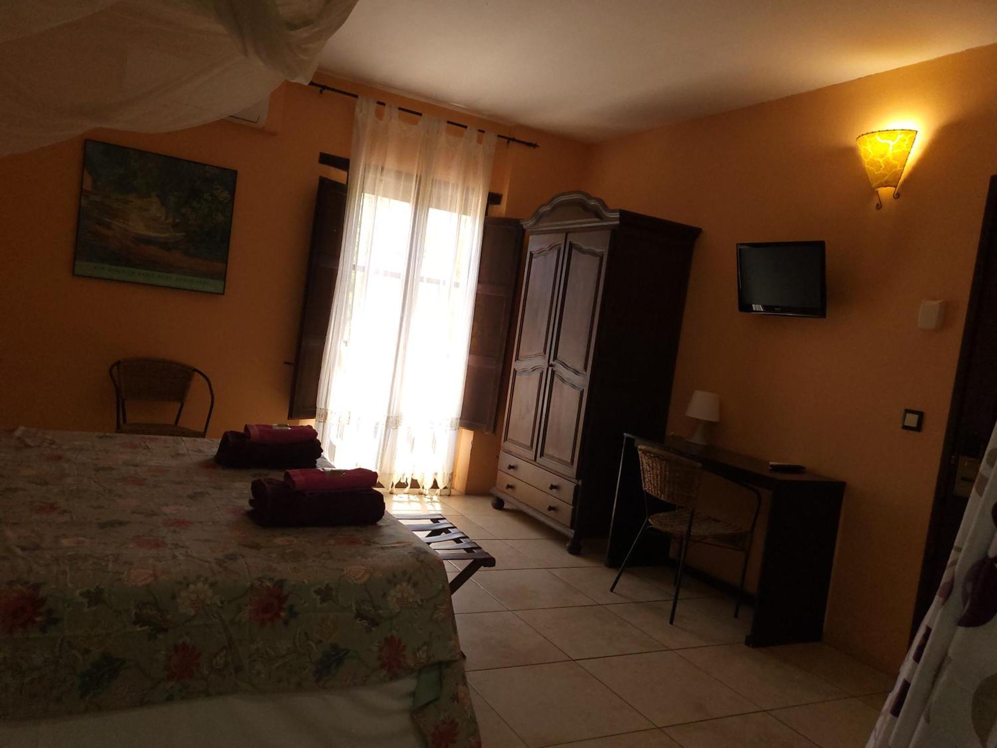 Hotel Pasteral Riu Ter La Cellera de Ter Esterno foto