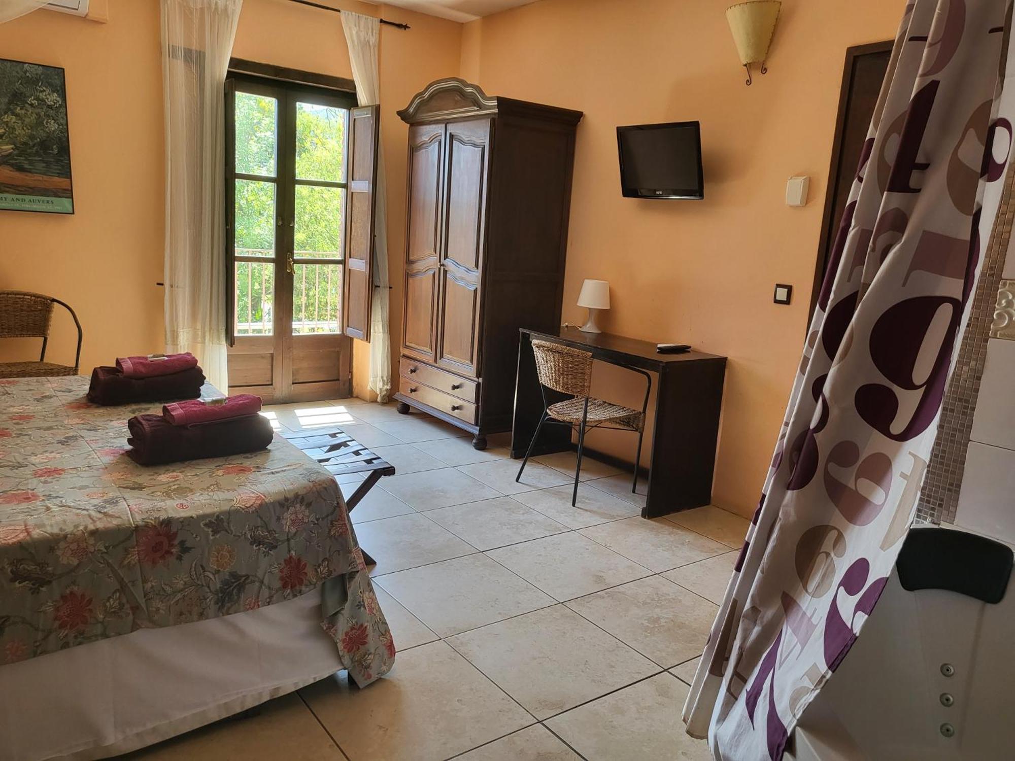 Hotel Pasteral Riu Ter La Cellera de Ter Esterno foto