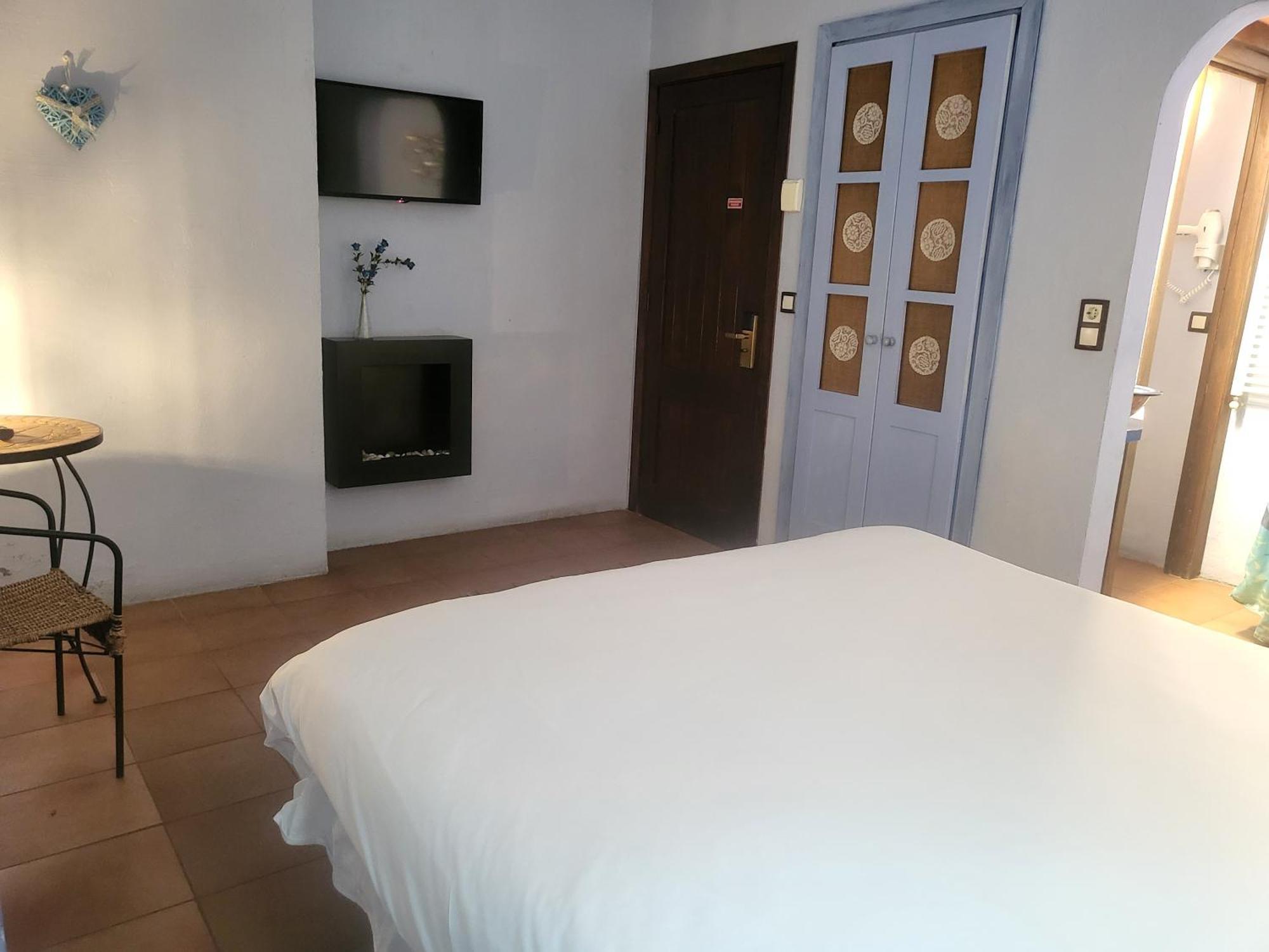 Hotel Pasteral Riu Ter La Cellera de Ter Esterno foto